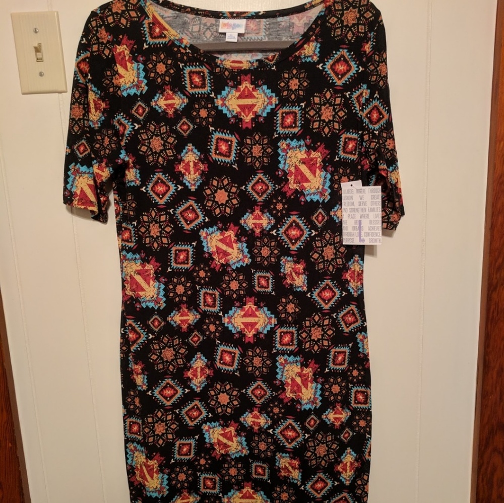 L Julia Lularoe